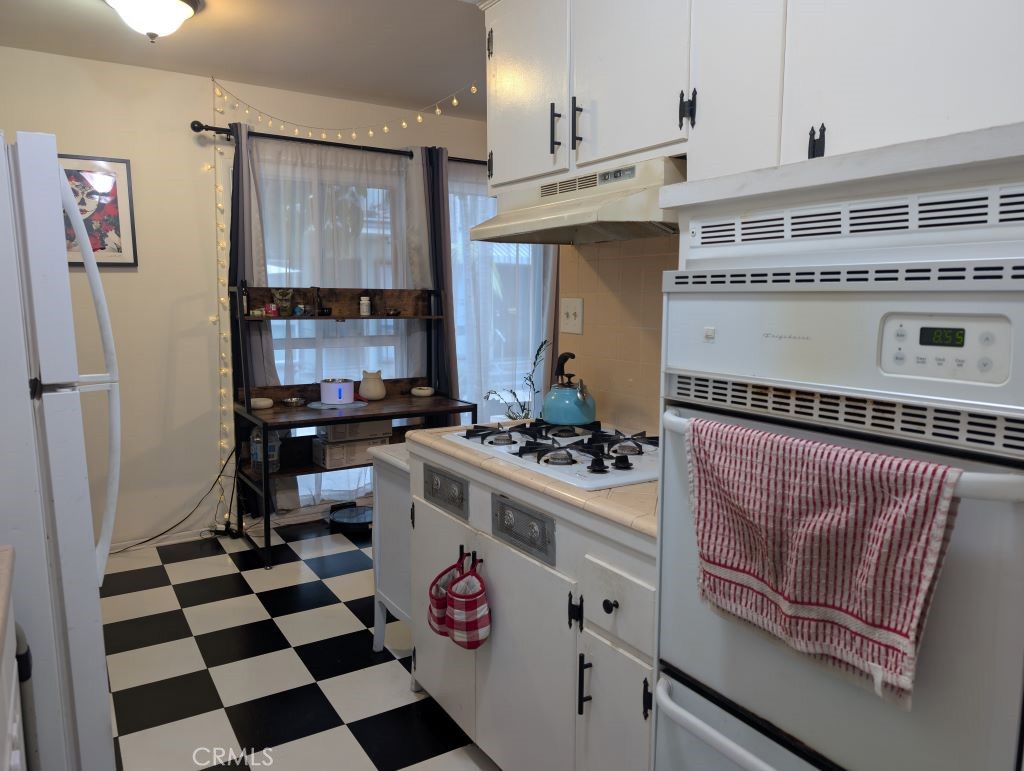 438 Cedar Avenue 4