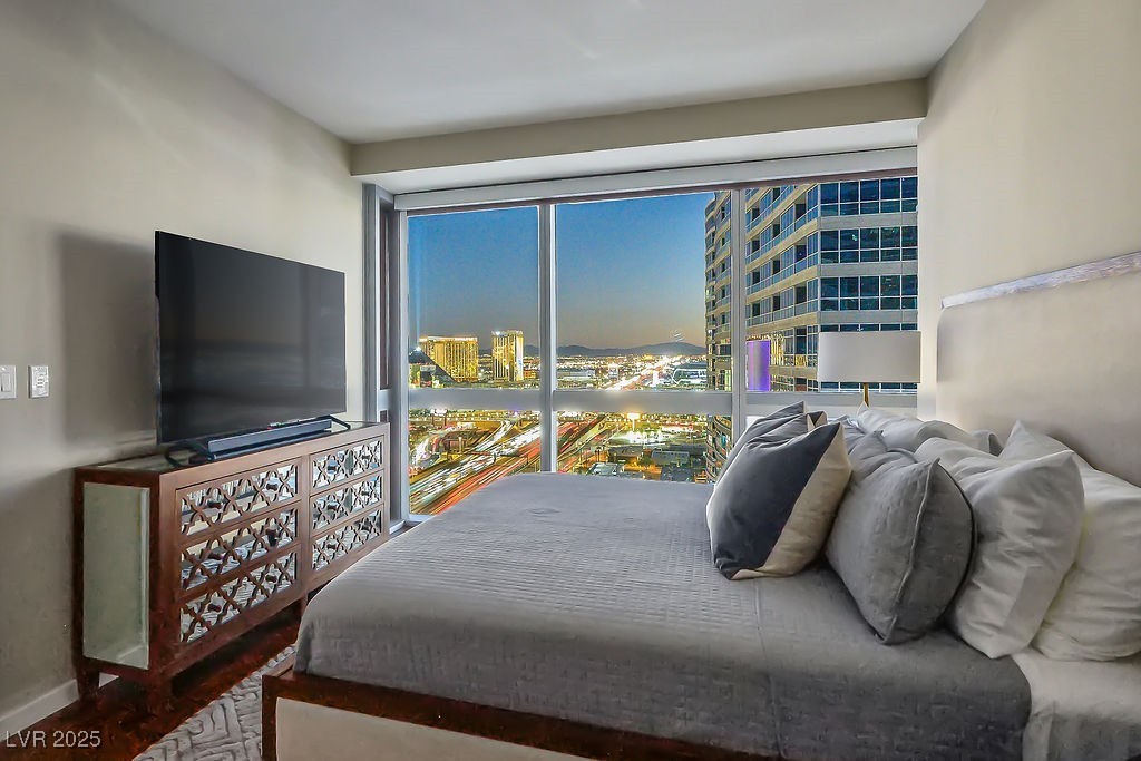 4471 Dean Martin Drive 2907