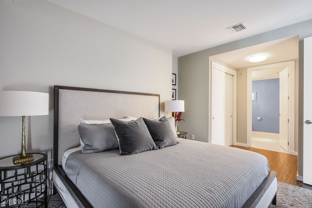 4471 Dean Martin Drive 2907