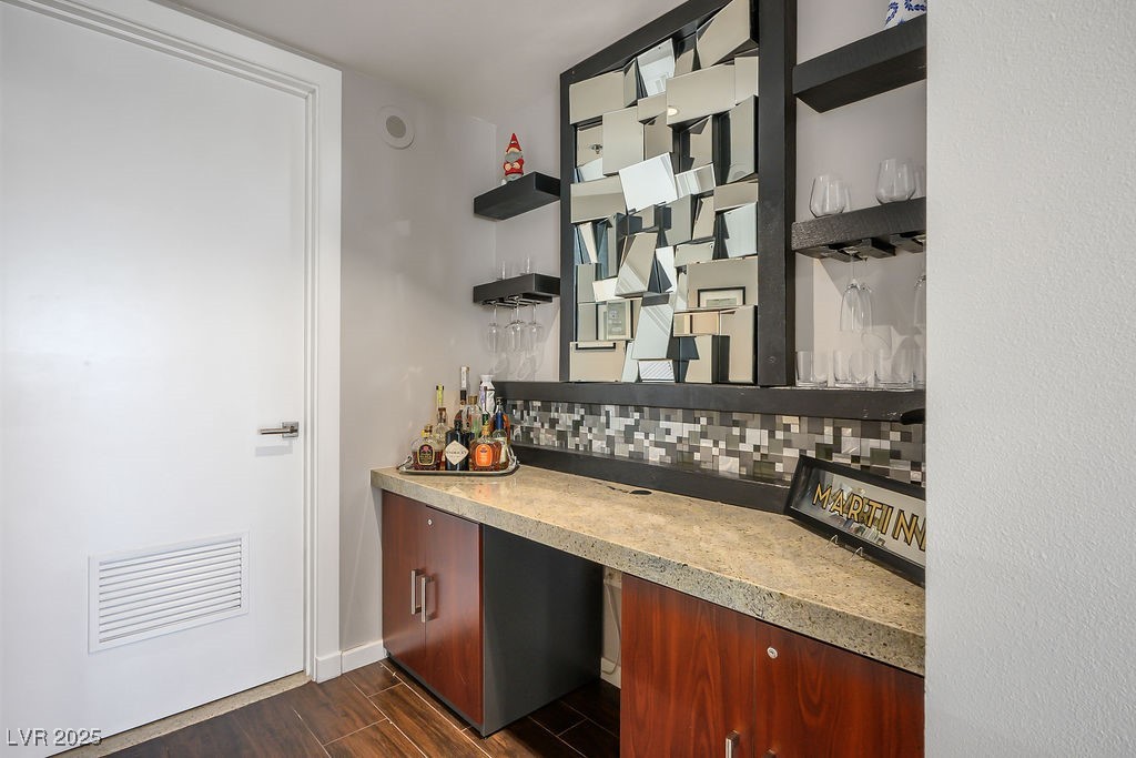 4471 Dean Martin Drive 2907