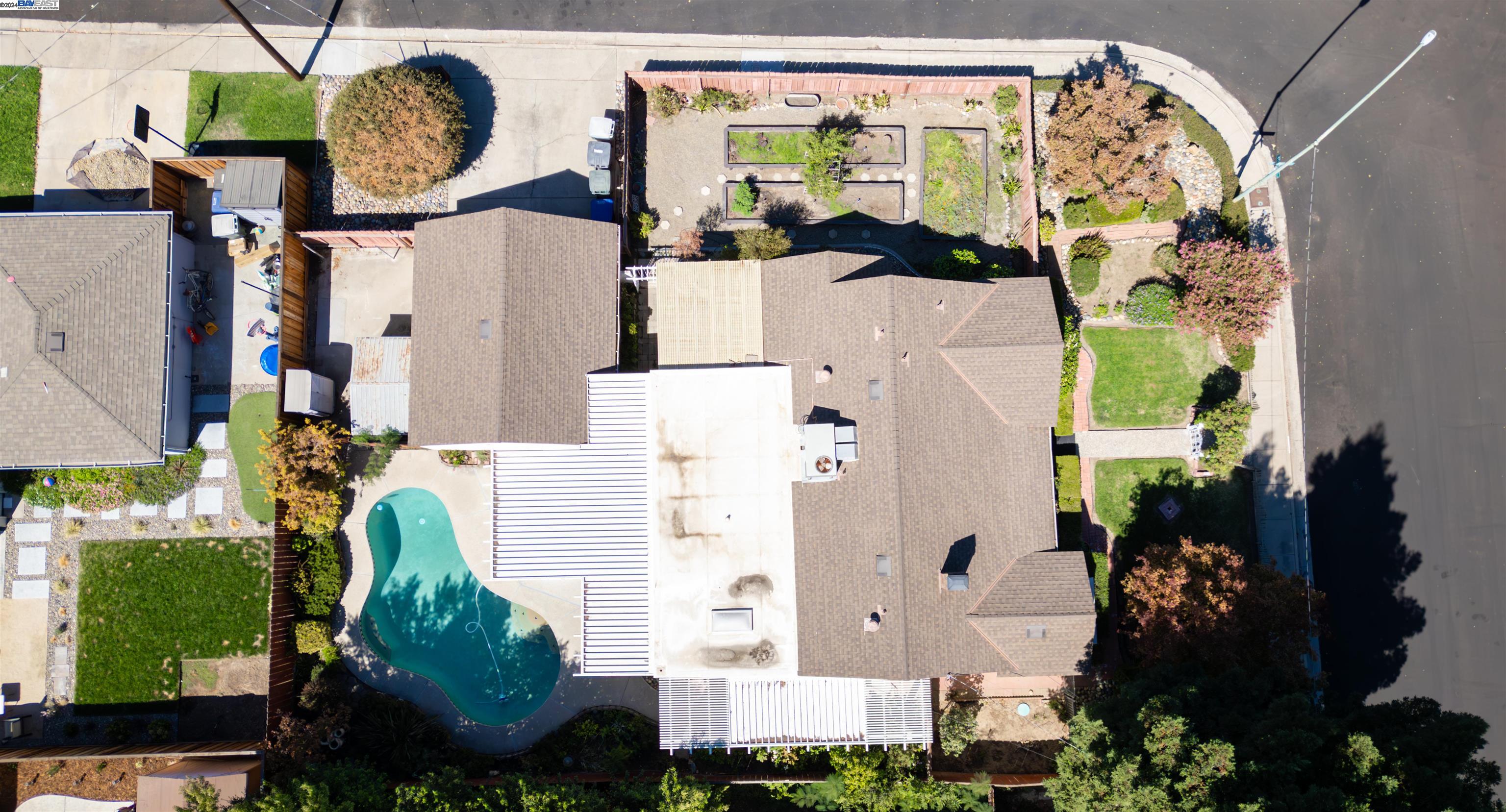 1321 Marilyn St