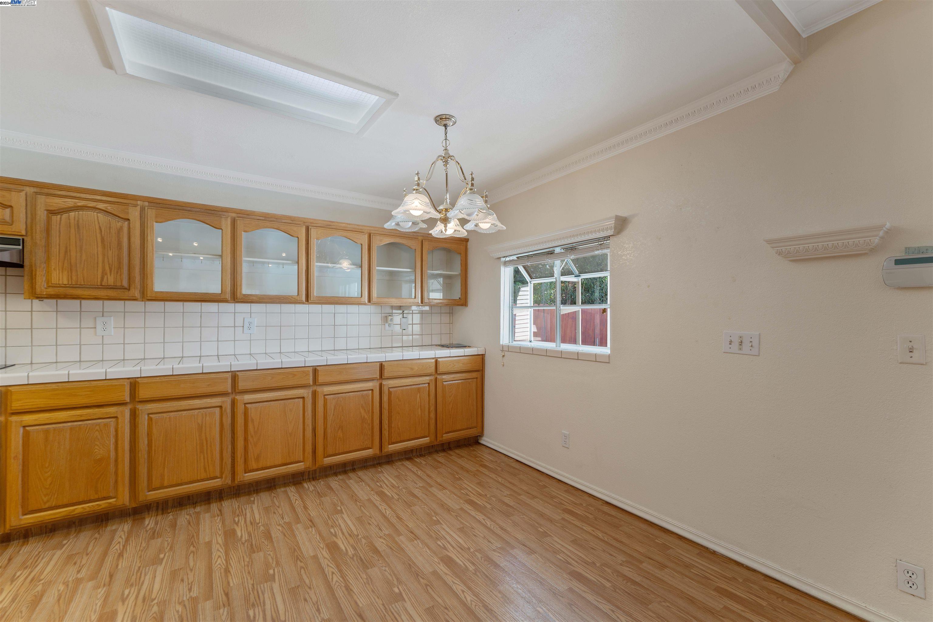 1321 Marilyn St