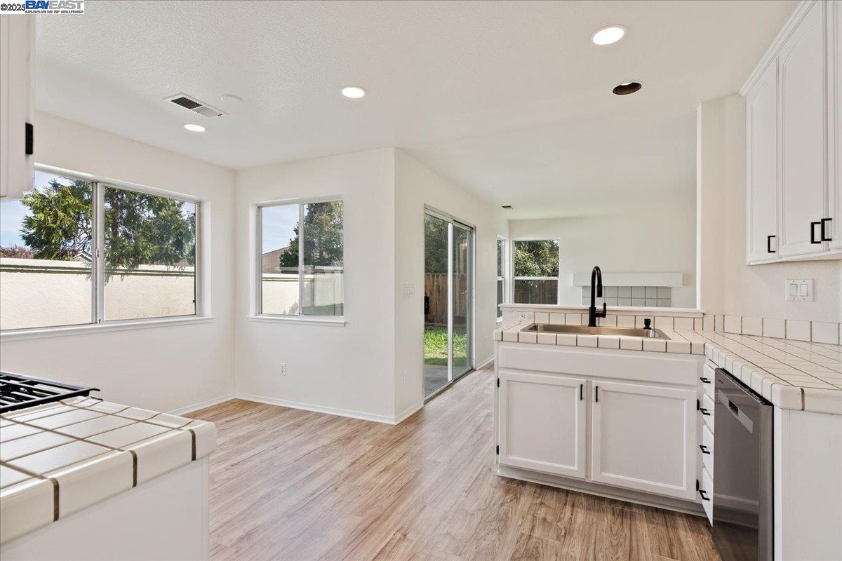 1605 Mount Silliman Way