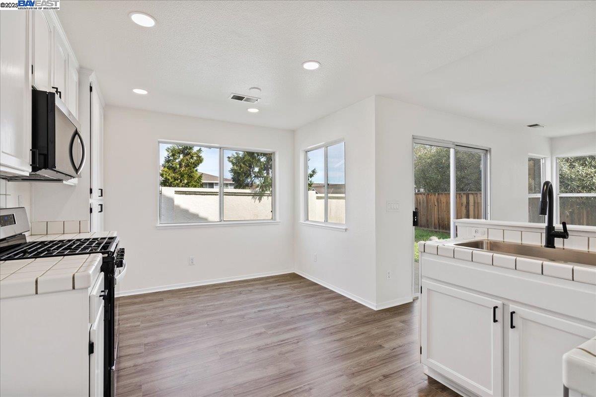 1605 Mount Silliman Way