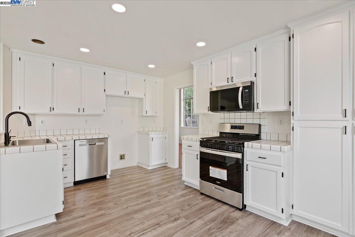 1605 Mount Silliman Way