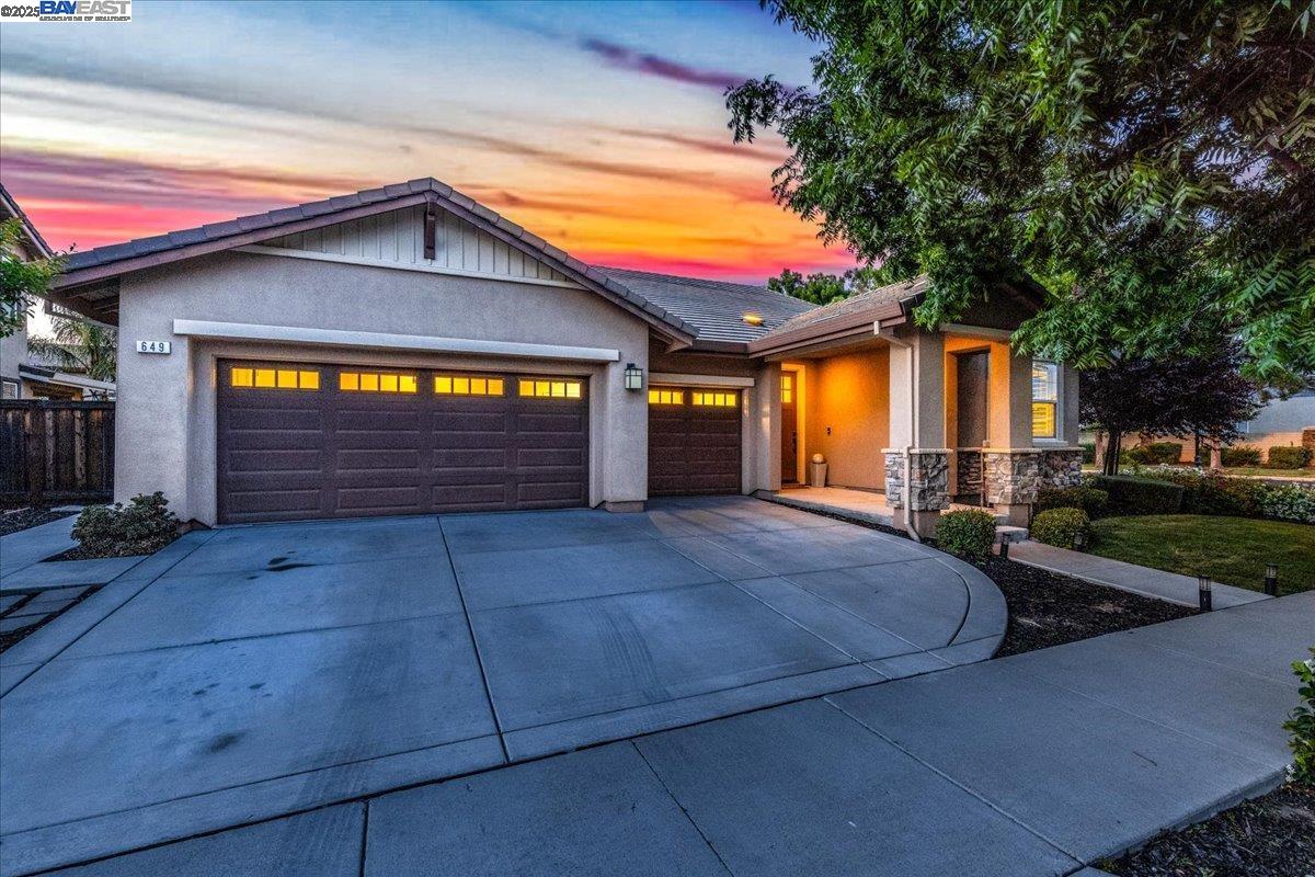 649 Ray Ct