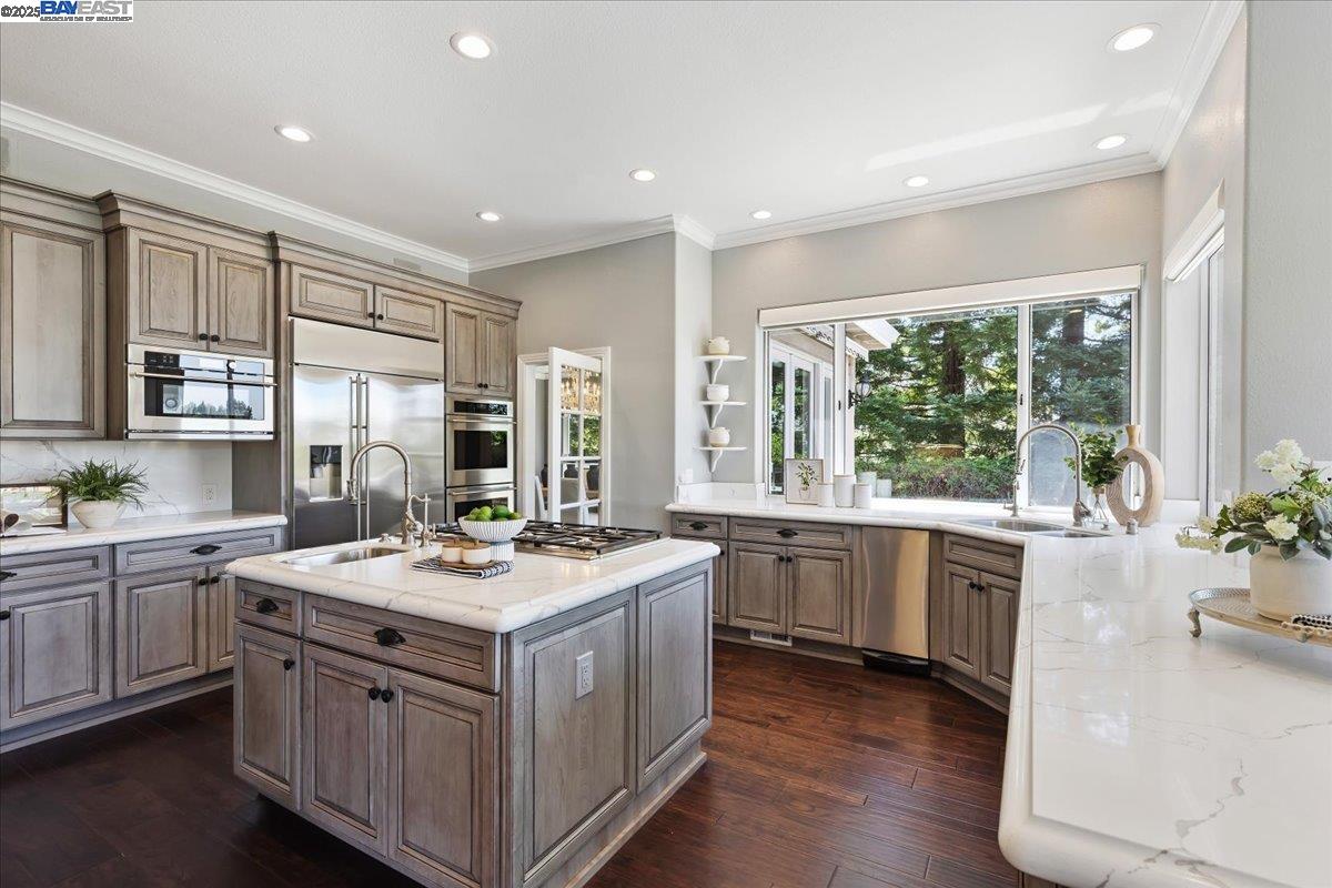 3411 Deer Ridge Dr
