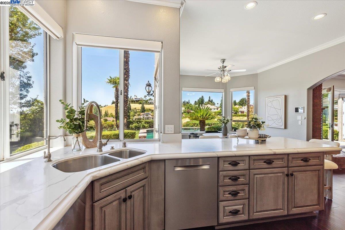 3411 Deer Ridge Dr