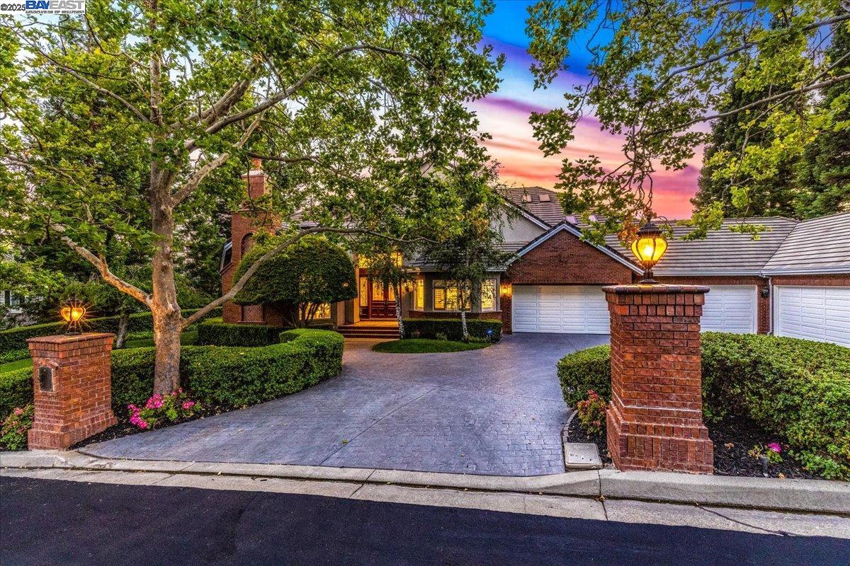 3411 Deer Ridge Dr