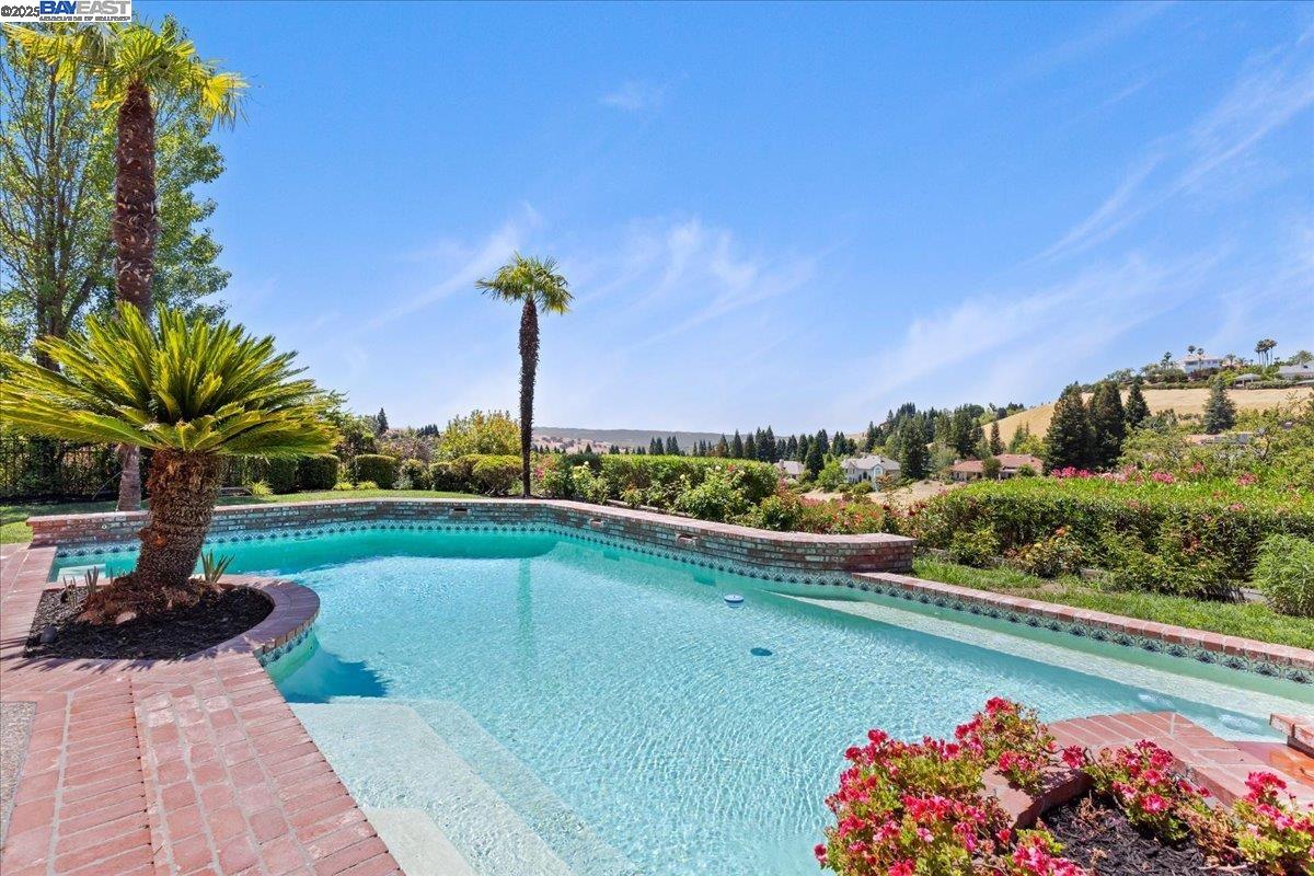 3411 Deer Ridge Dr