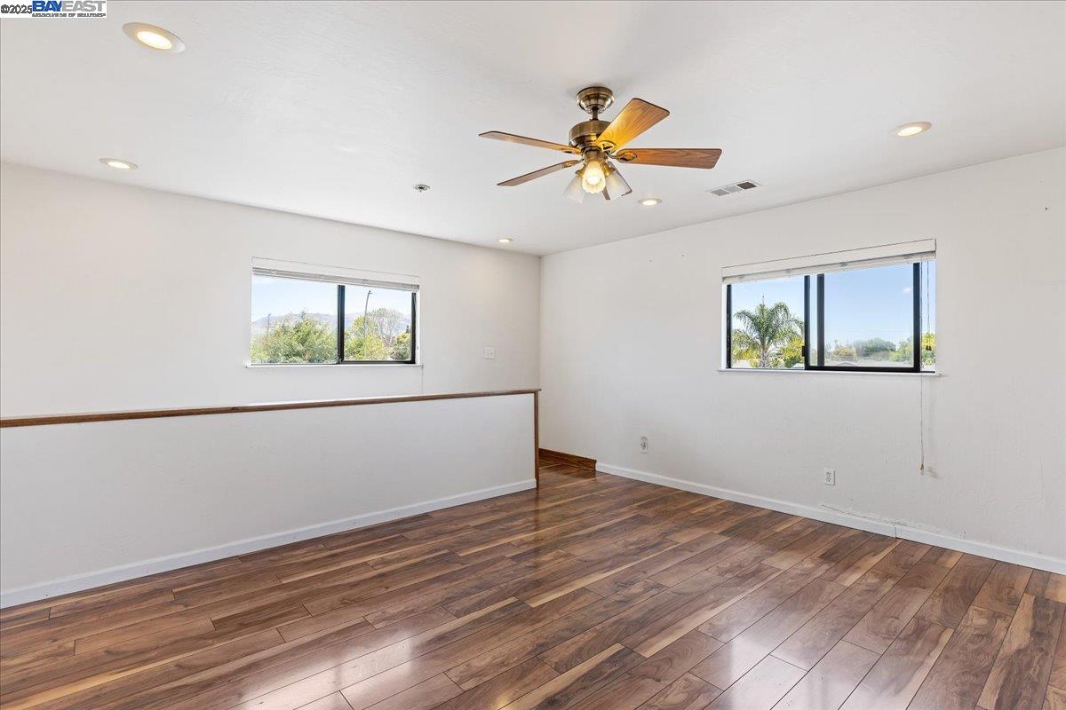 5533 Fiesta Rd