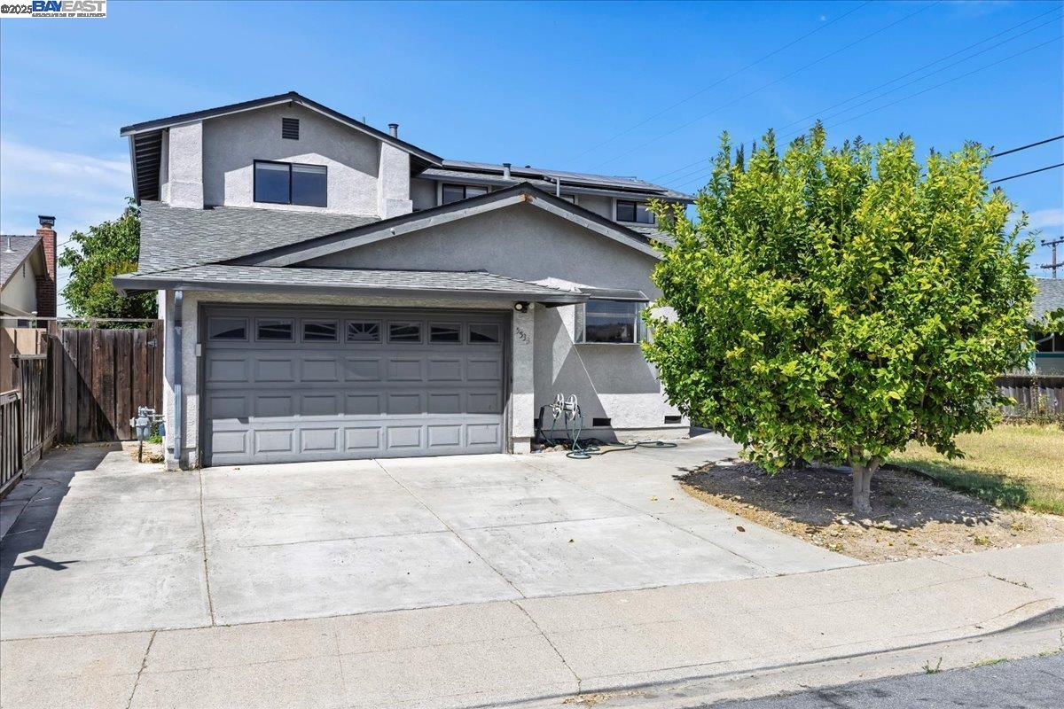5533 Fiesta Rd