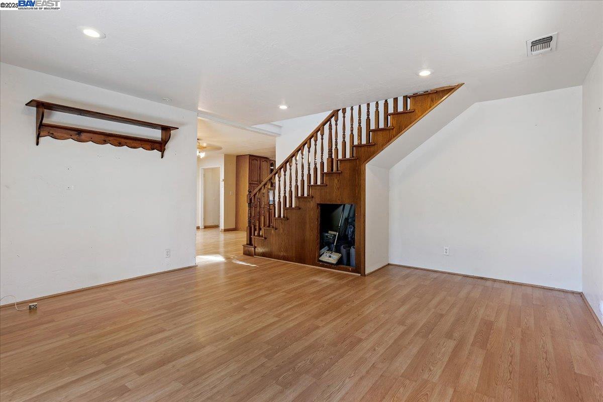 5533 Fiesta Rd