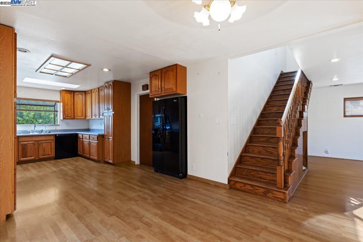 5533 Fiesta Rd