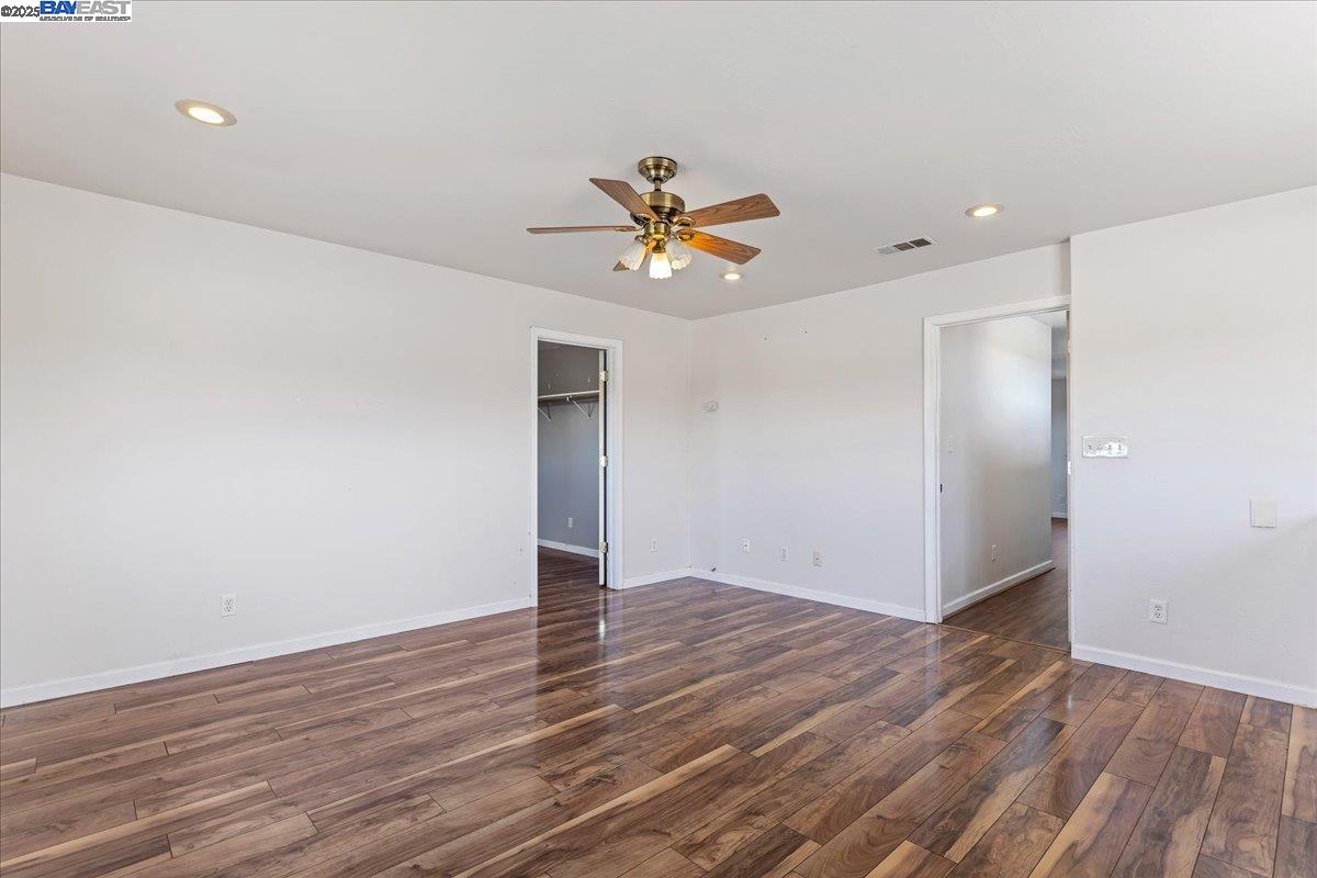 5533 Fiesta Rd