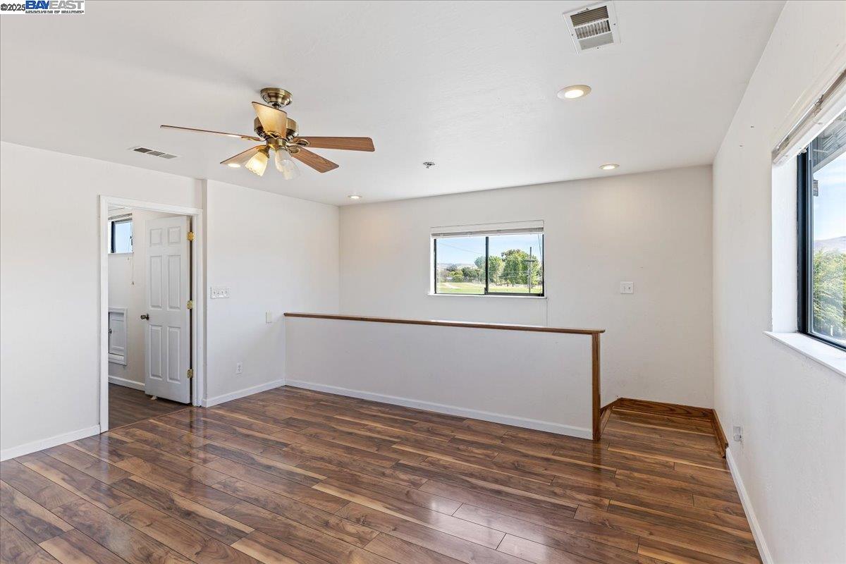 5533 Fiesta Rd