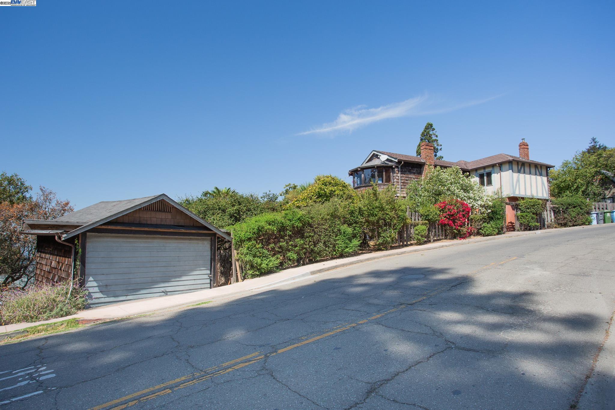 1514 La Loma Ave