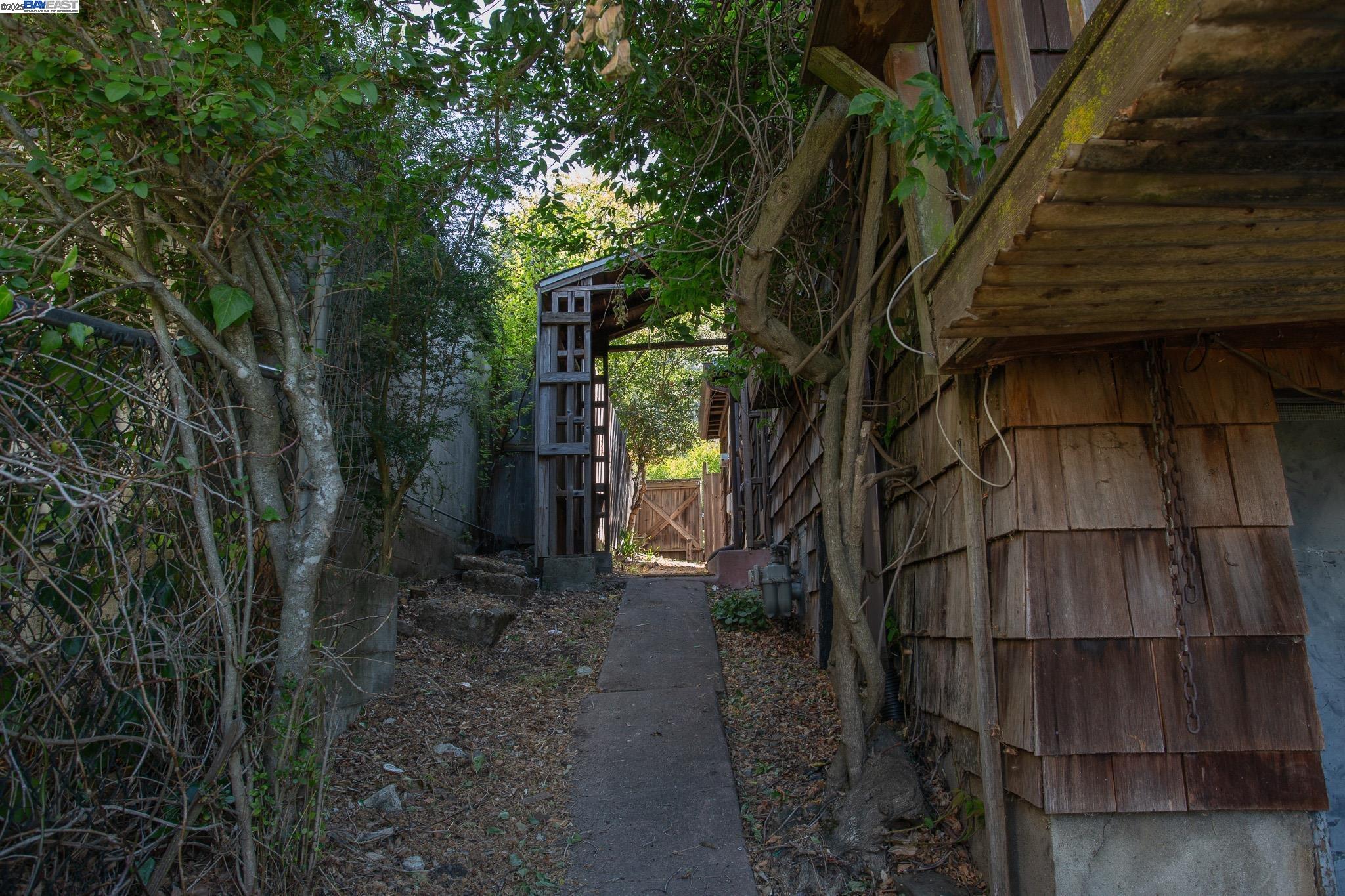 1514 La Loma Ave