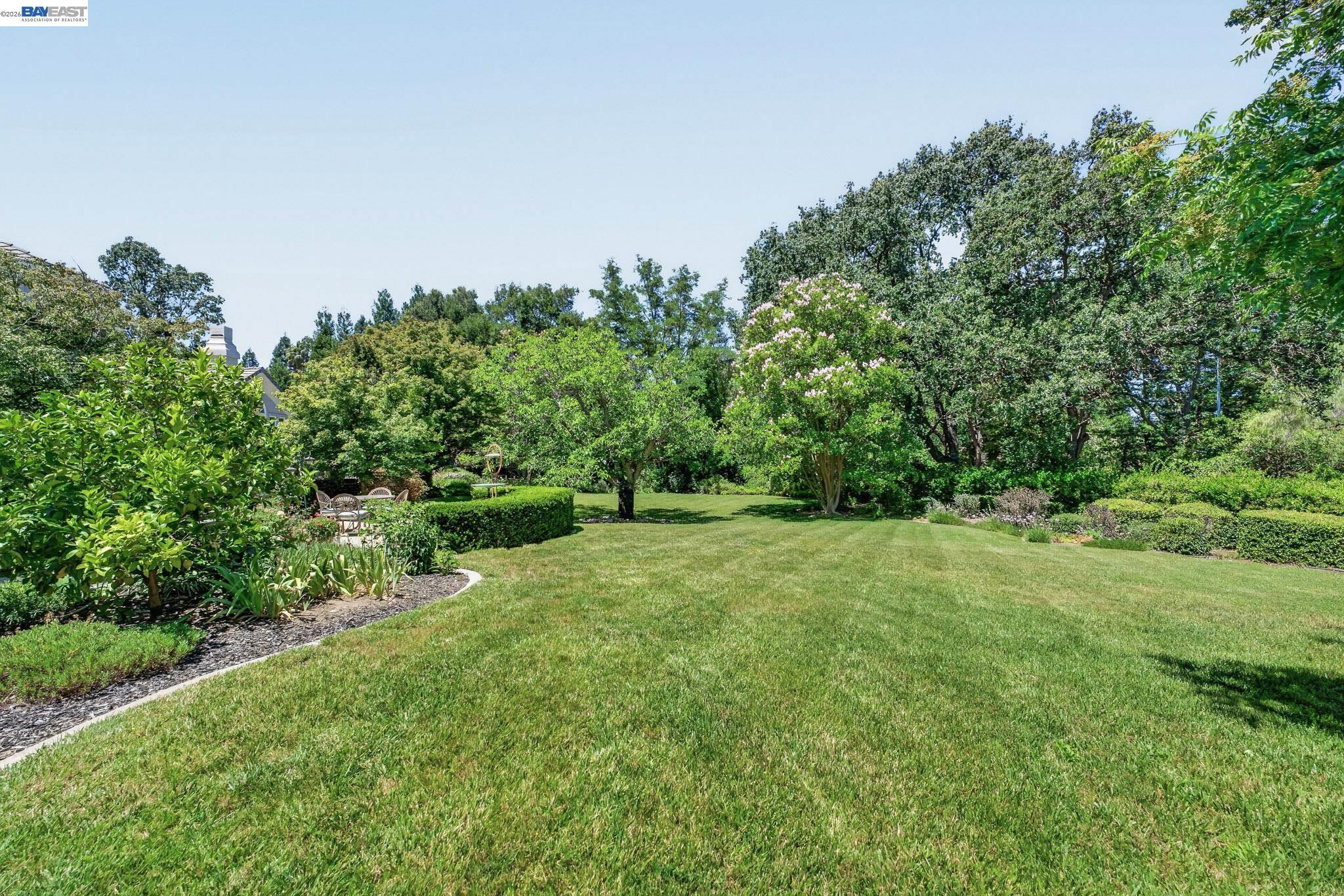 8016 Golden Eagle Way