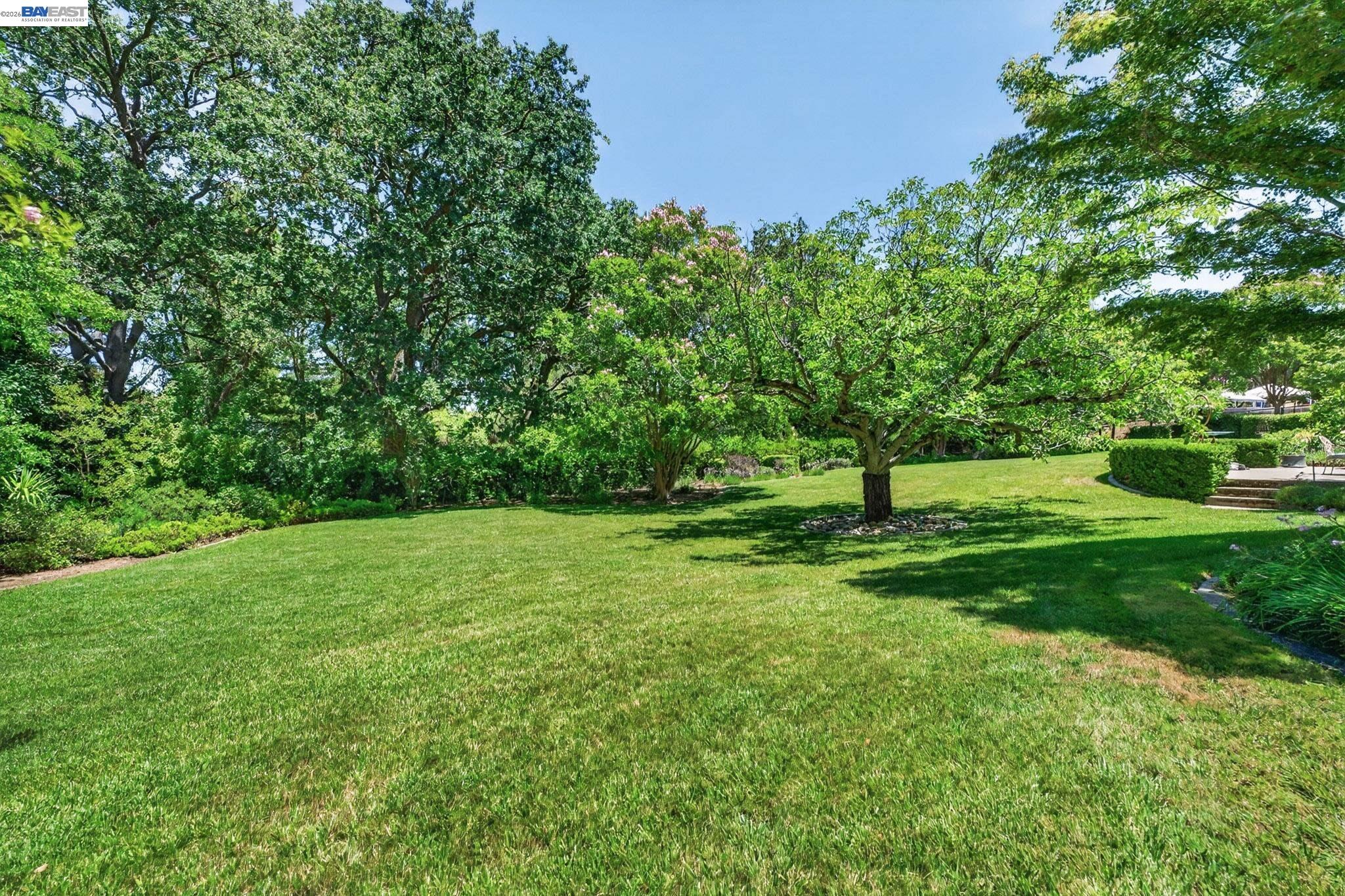 8016 Golden Eagle Way