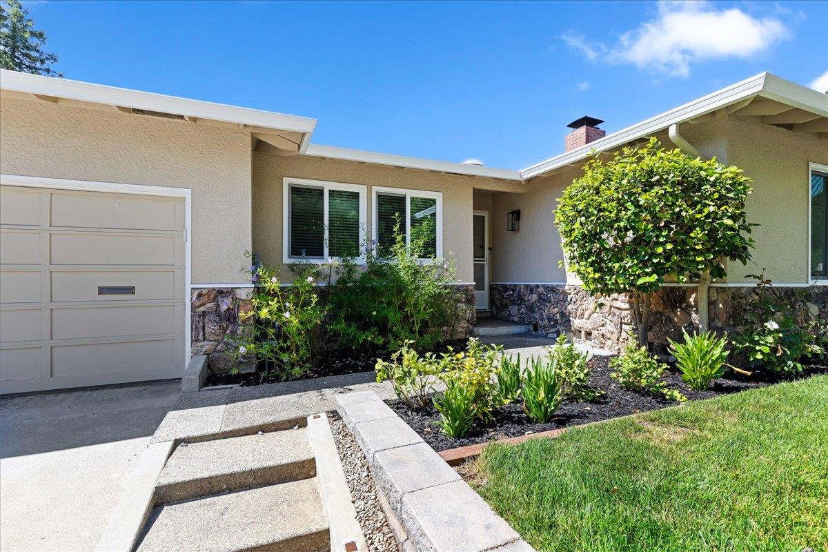 22812 Medina Lane