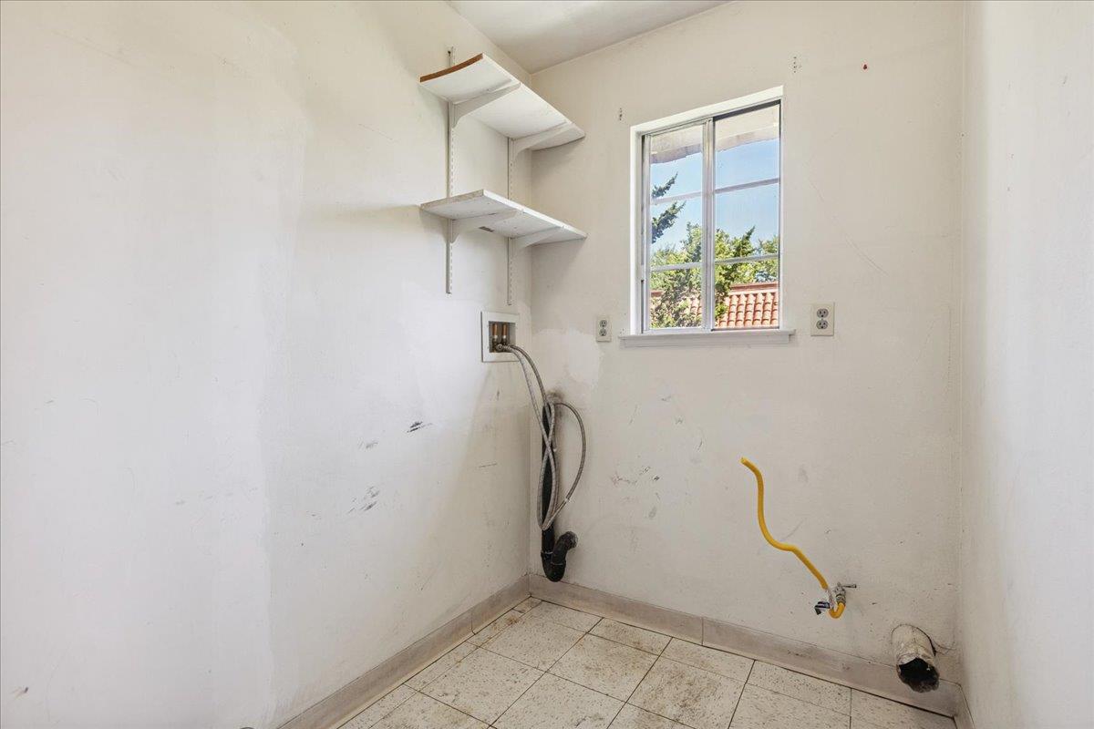 1043 Alta Mira Drive A
