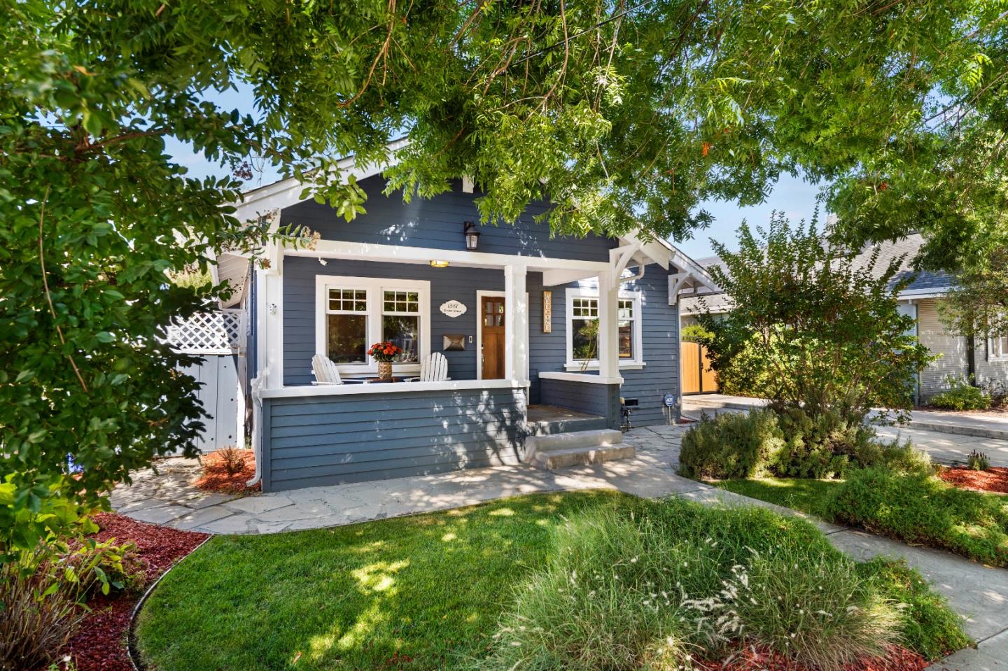 1387 Hester Avenue