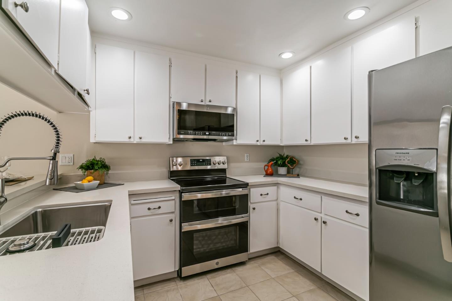 2206 Almaden RD B