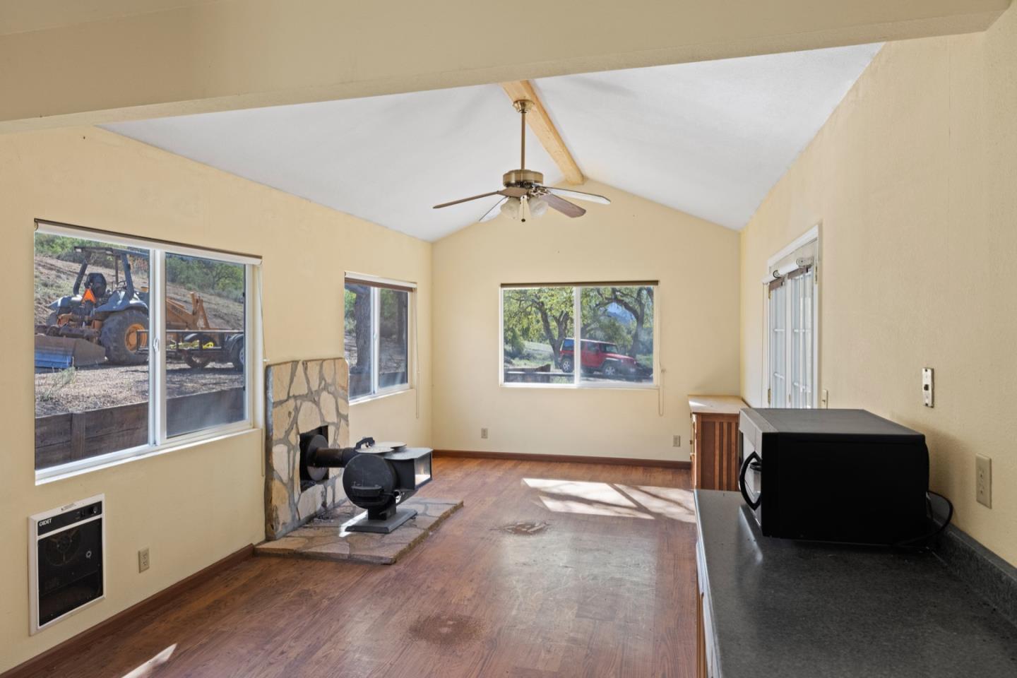 43515 Carmel Valley RD