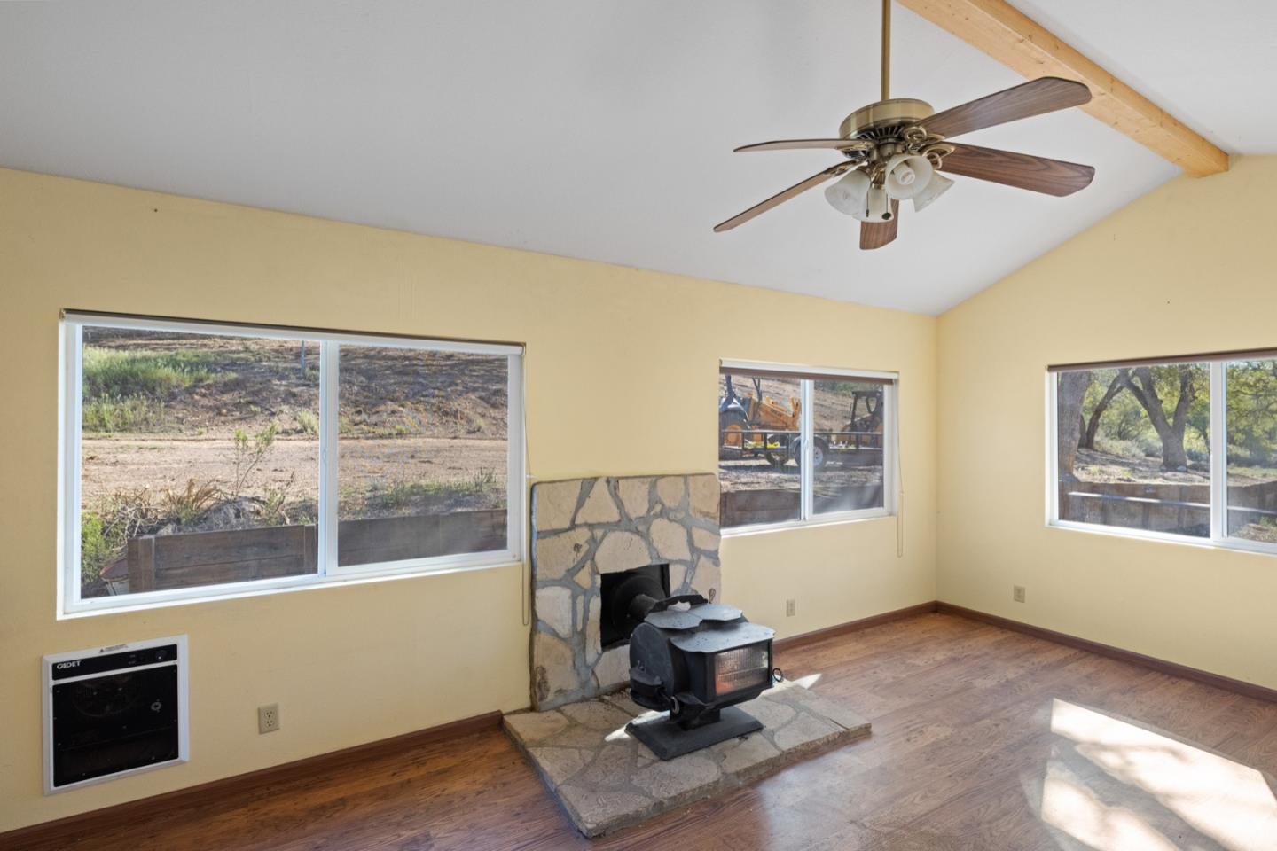 43515 Carmel Valley RD