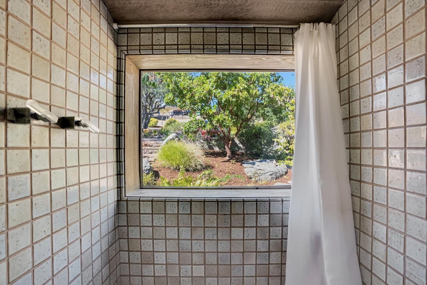 31 Asoleado Place