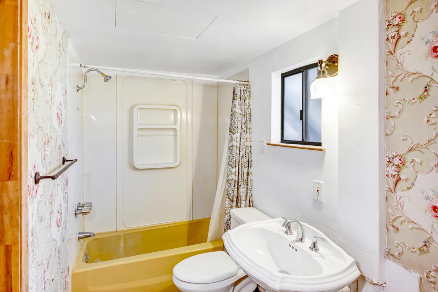 42250 Carmel Valley Road