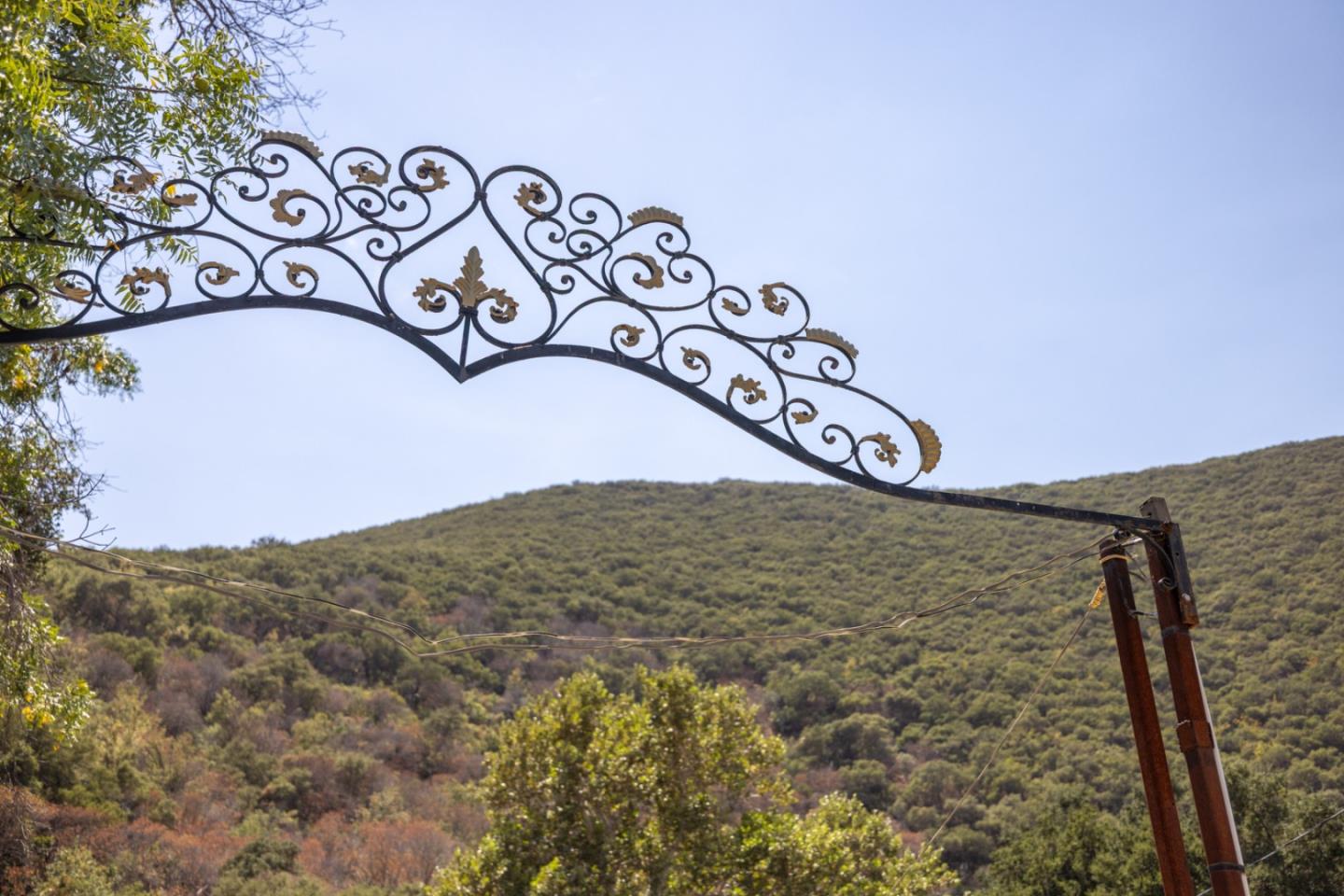44258 Carmel Valley RD