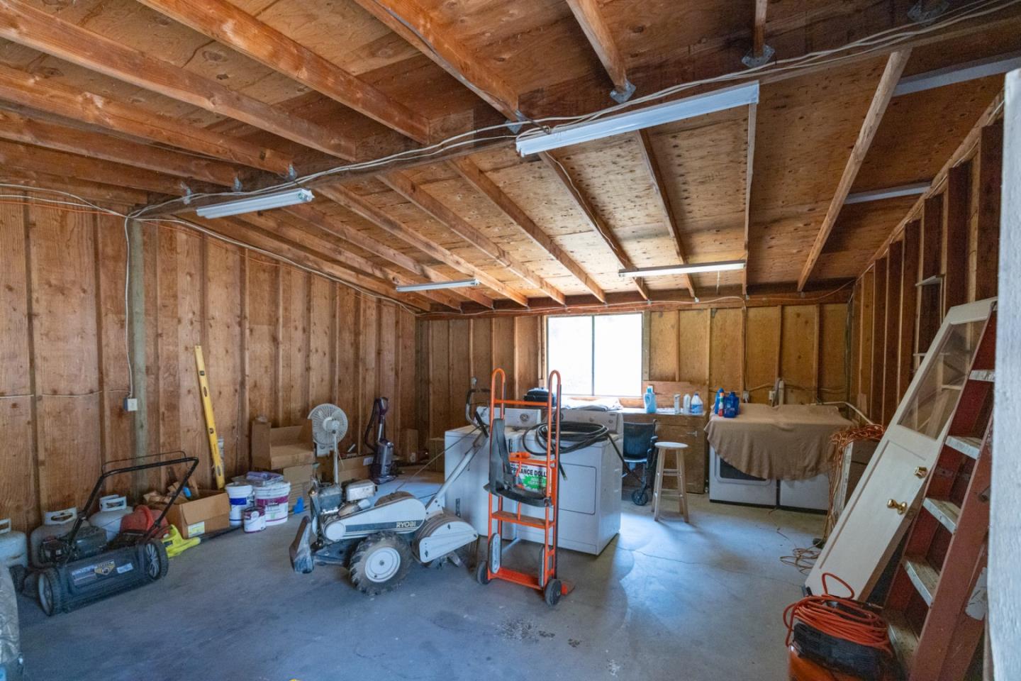 44258 Carmel Valley RD