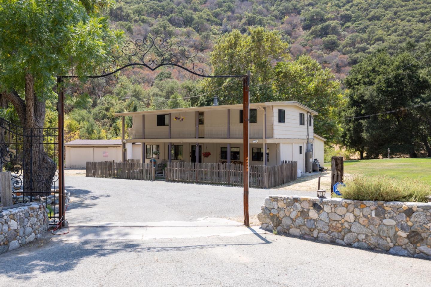 44258 Carmel Valley RD