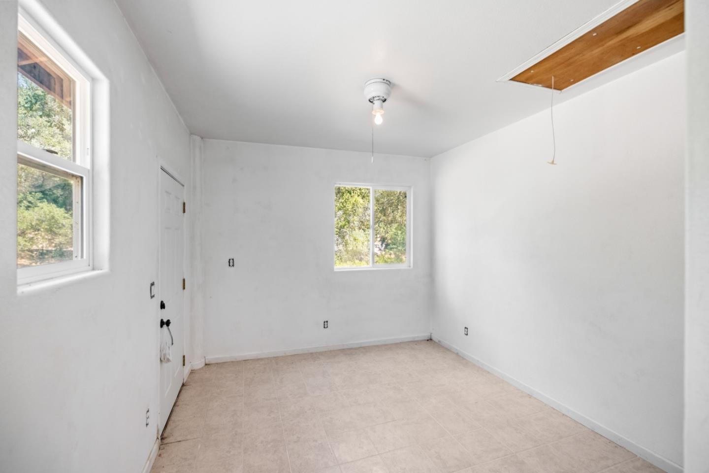 44258 Carmel Valley RD