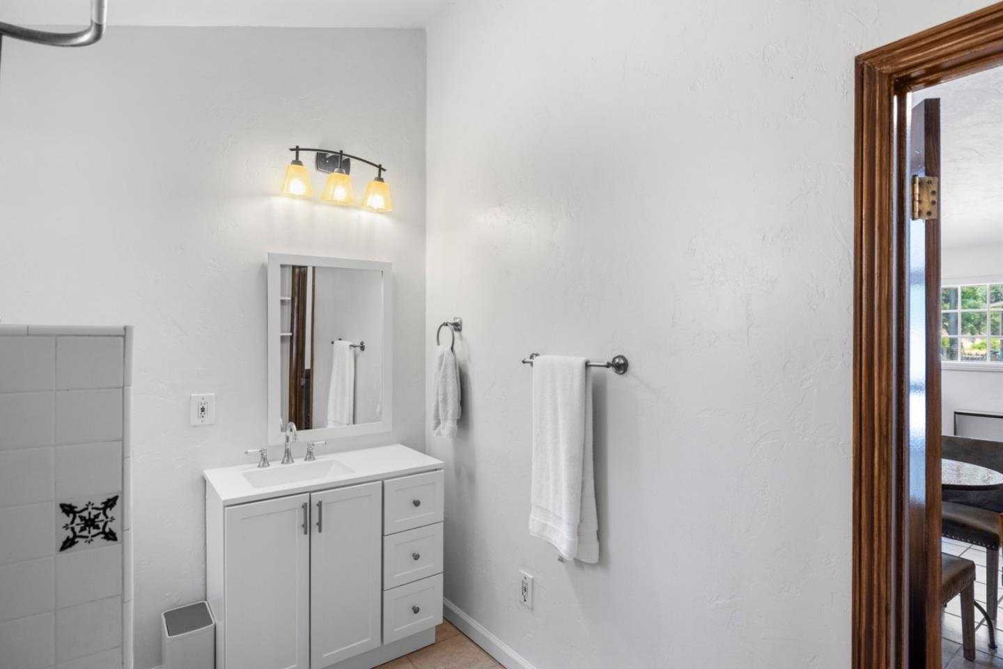 44258 Carmel Valley RD