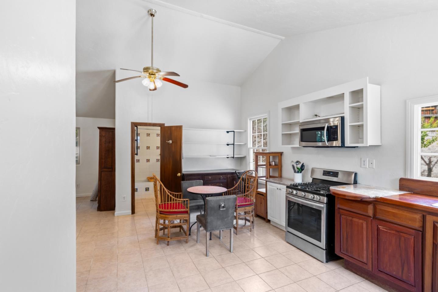 44258 Carmel Valley RD