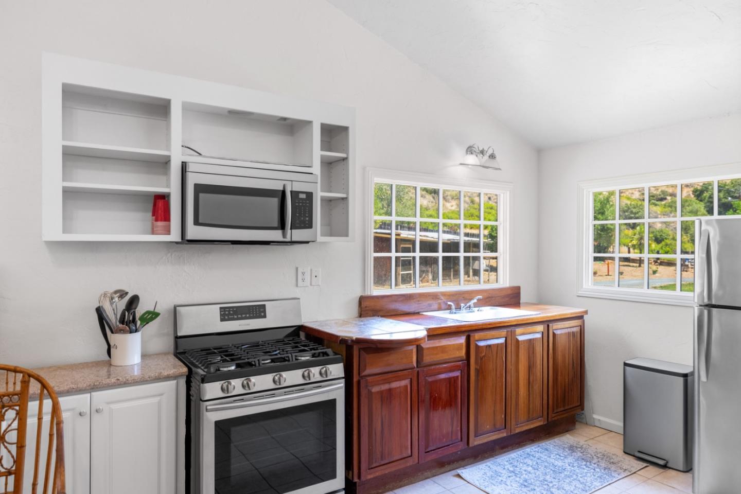44258 Carmel Valley RD