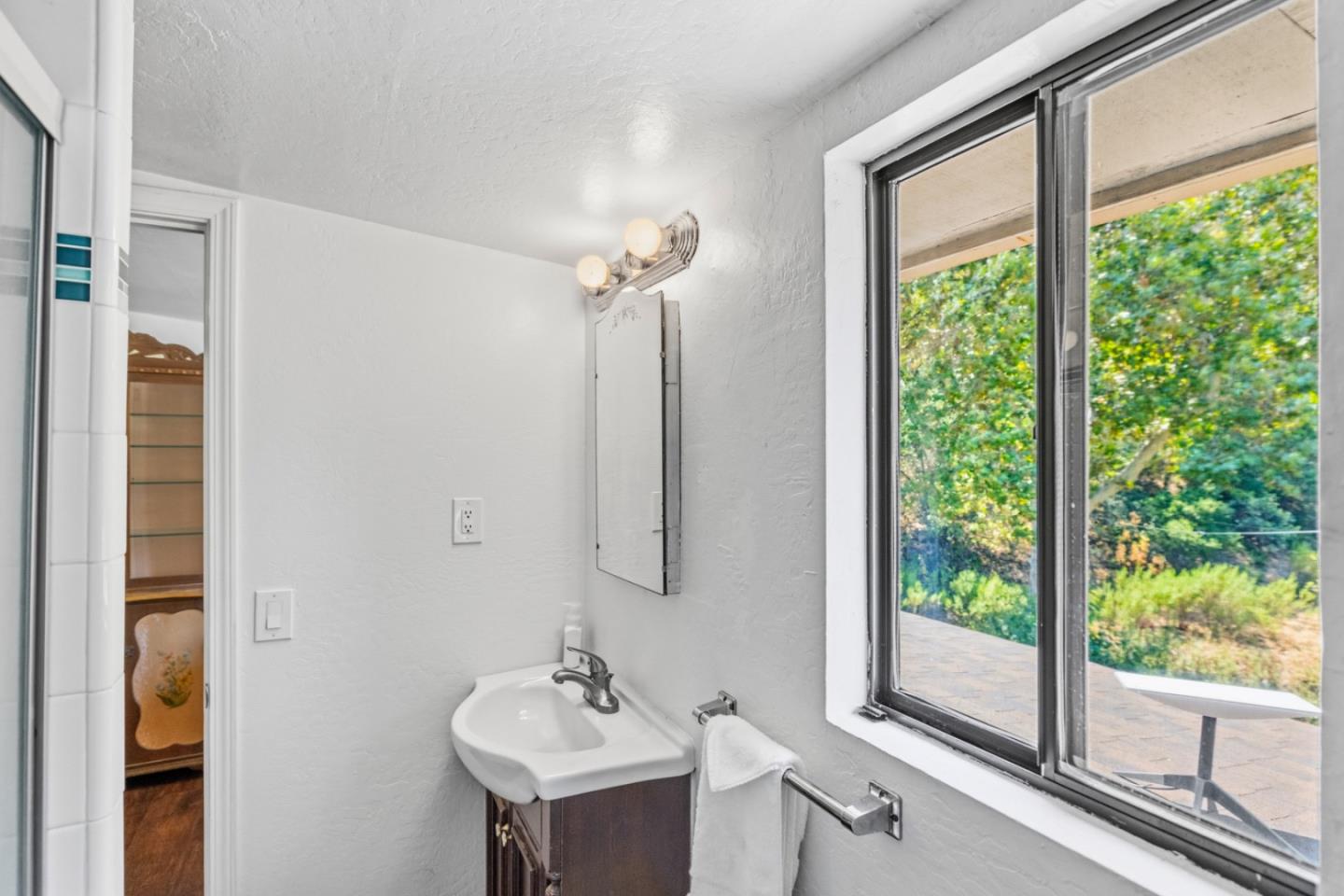 44258 Carmel Valley RD