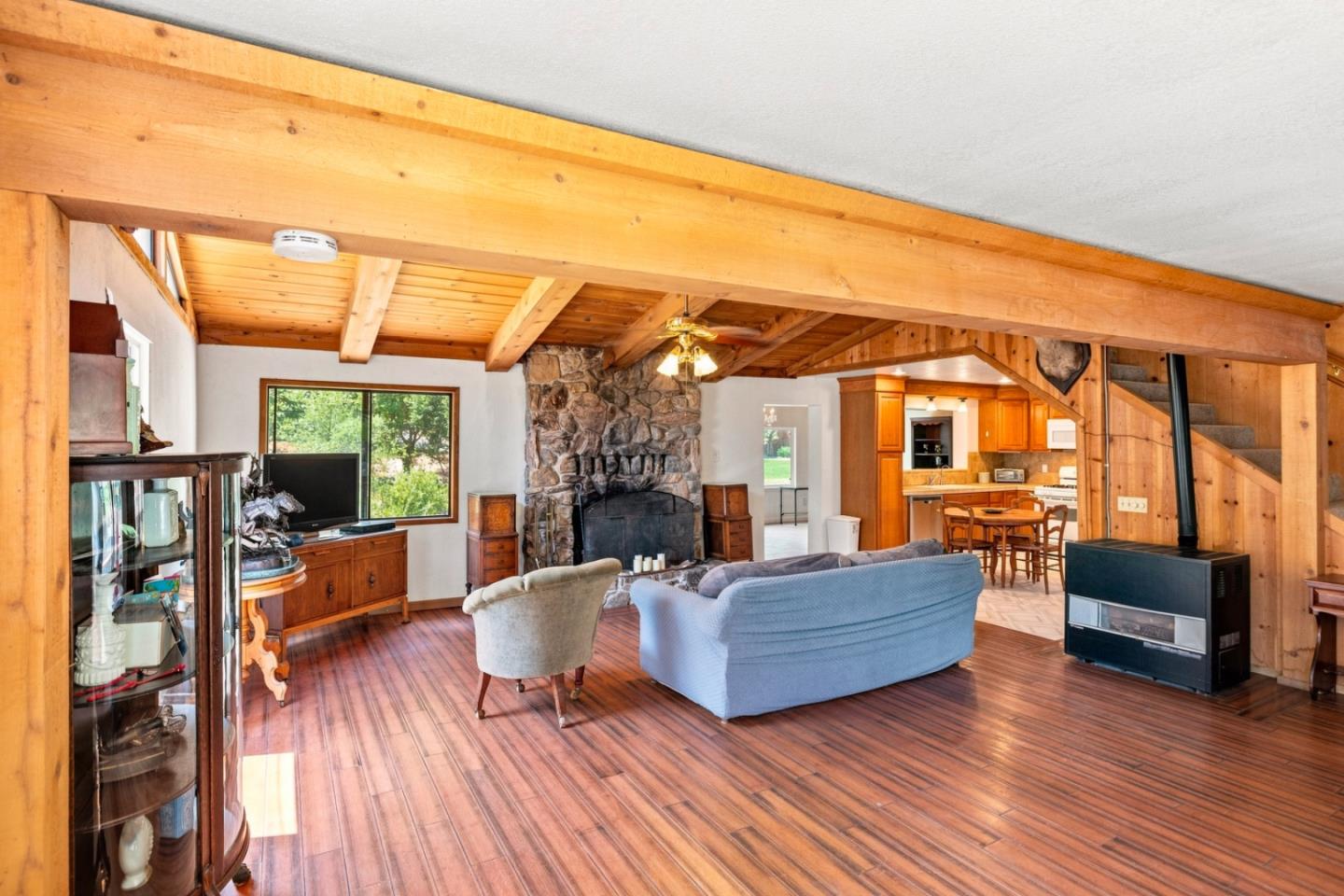 44258 Carmel Valley RD