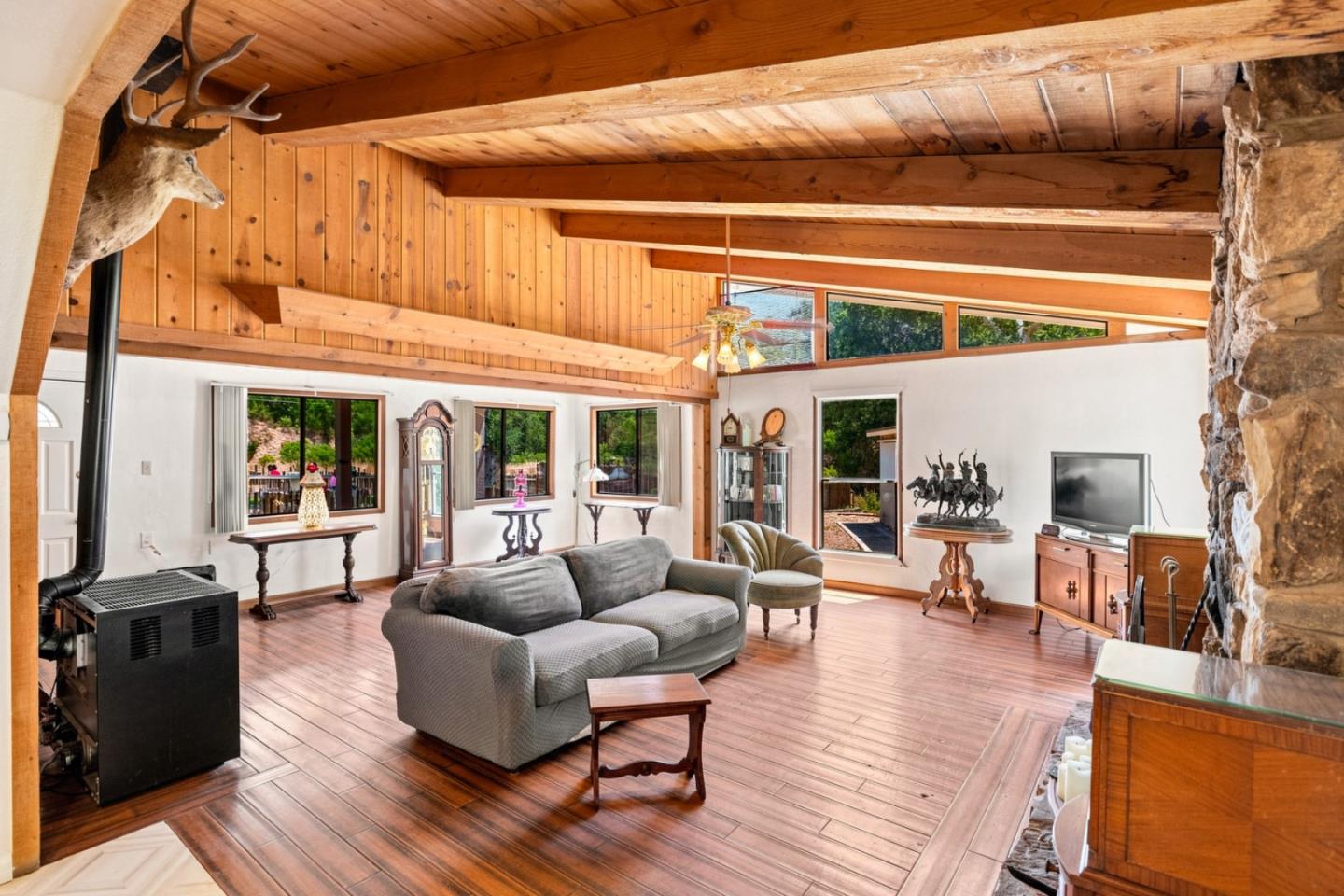 44258 Carmel Valley RD