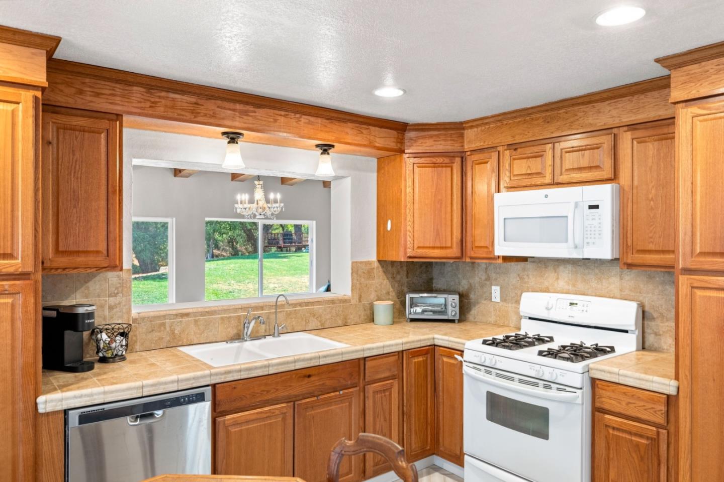 44258 Carmel Valley RD