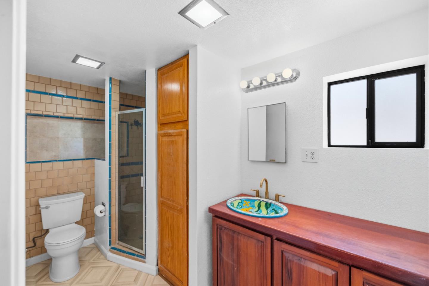 44258 Carmel Valley RD