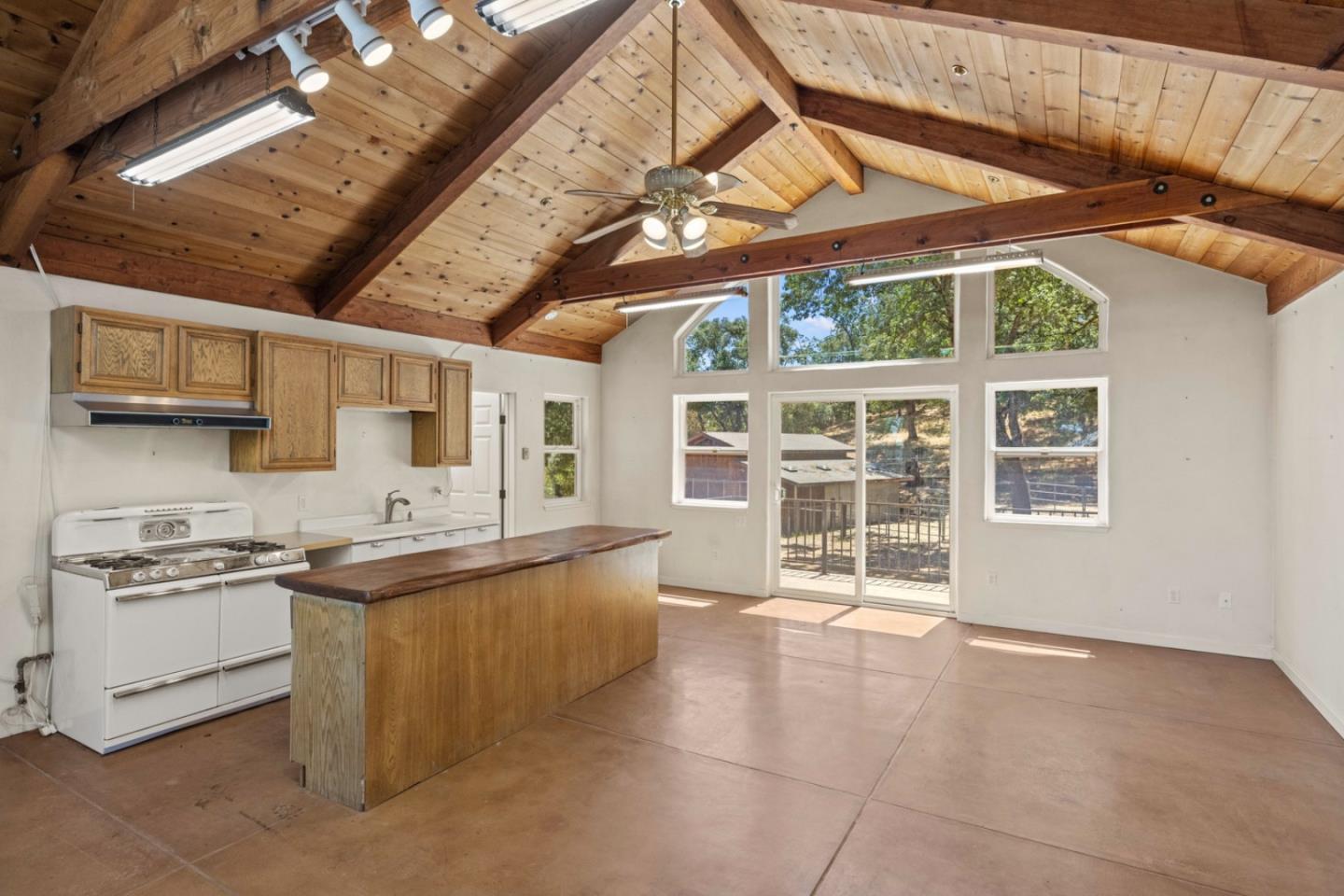 39537 Laurel Springs