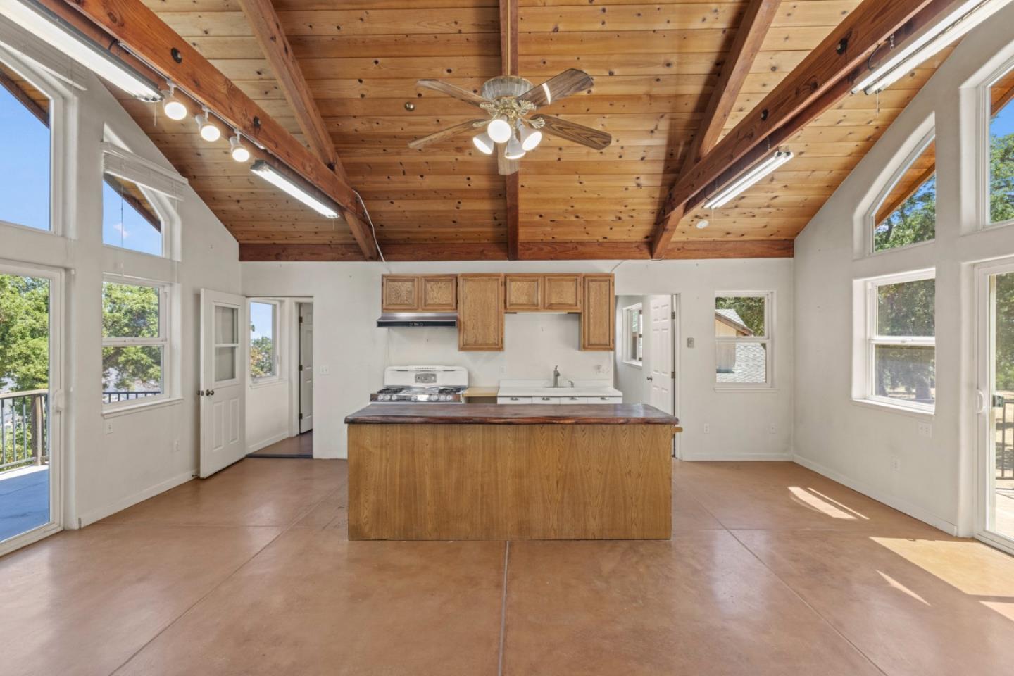 39537 Laurel Springs