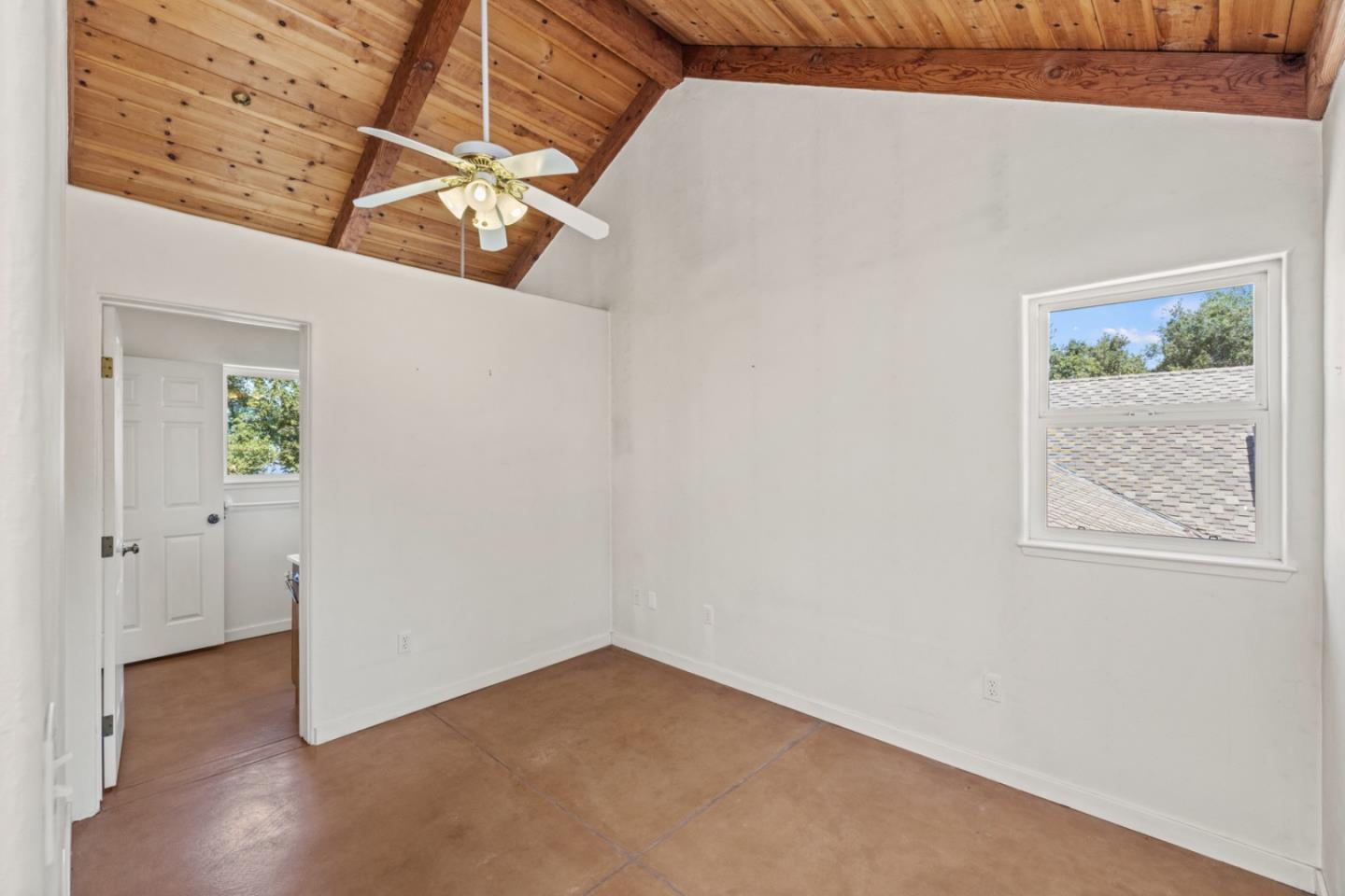 39537 Laurel Springs