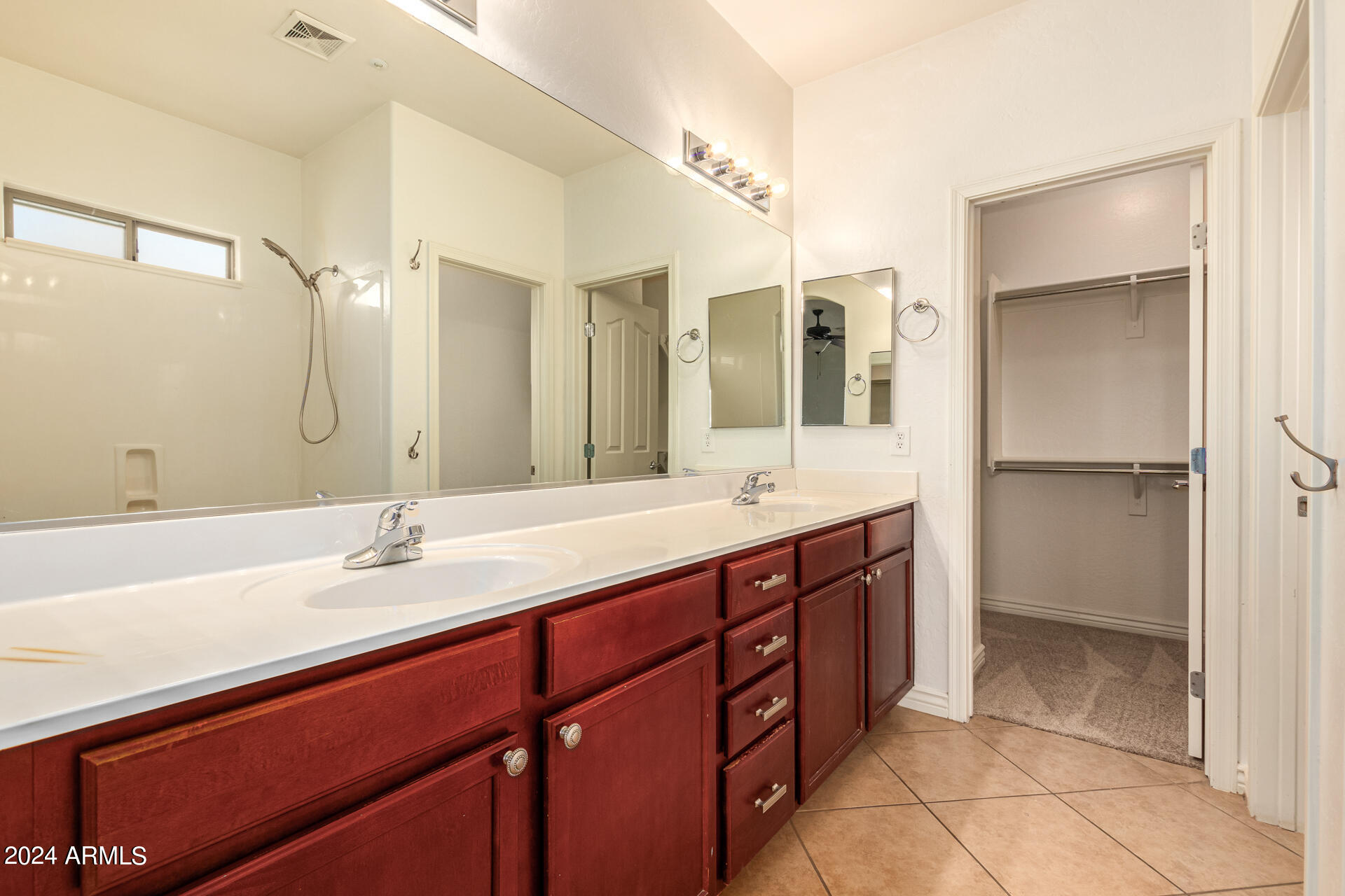 3068 E TAMARISK Street