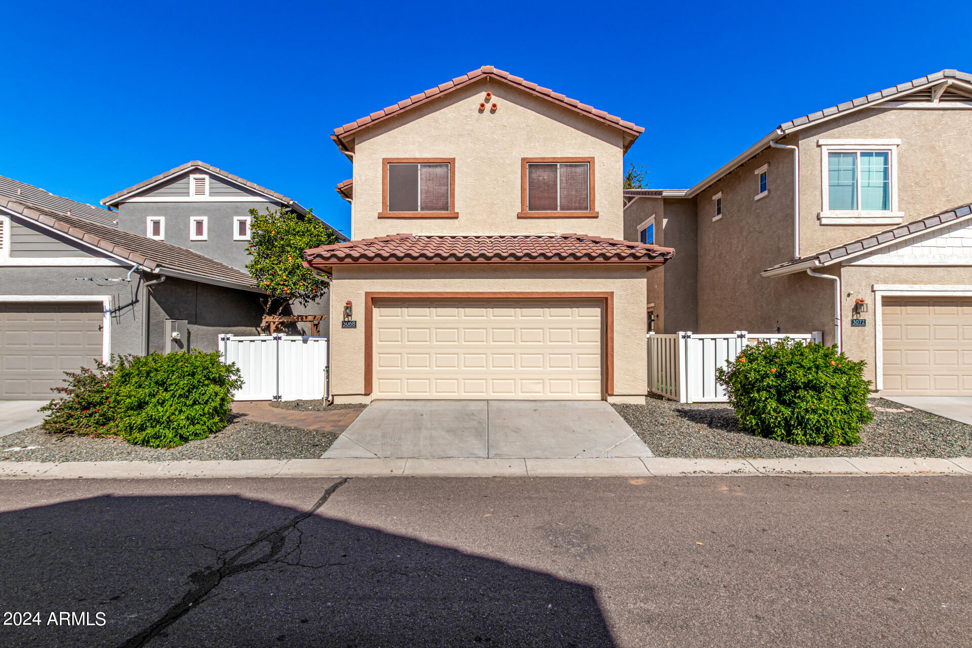3068 E TAMARISK Street