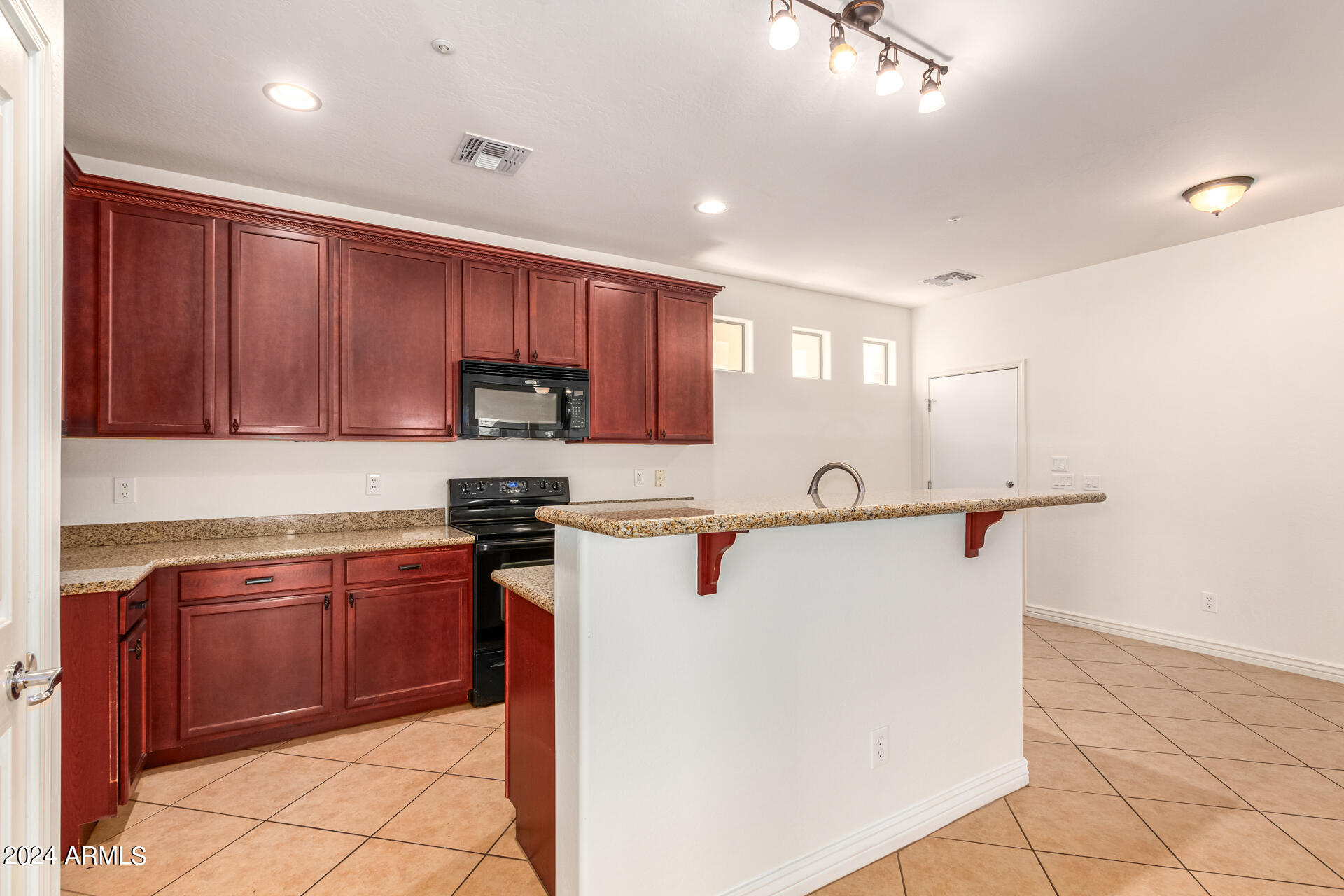 3068 E TAMARISK Street